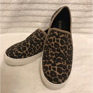 Women’s Magellan Leopard Slip on tennis shoes. Worn twice Size 9 Clean no flaws